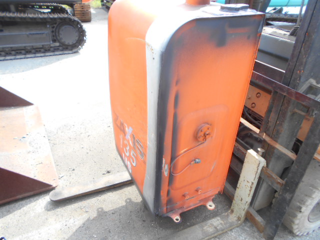 燃料タンク、ZX135US-3