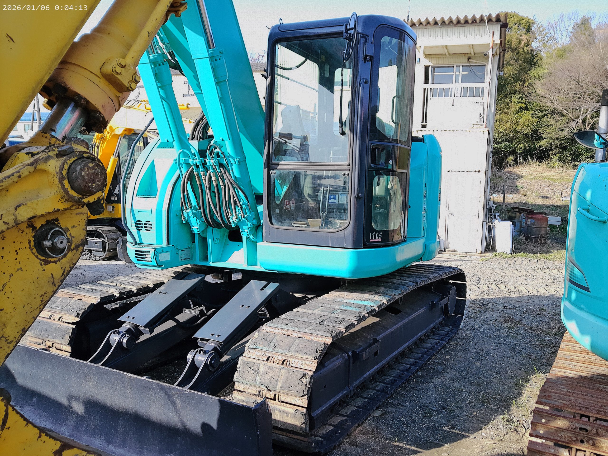 SK130UR-3（クレーン仕様、マルチ、3,220時間）