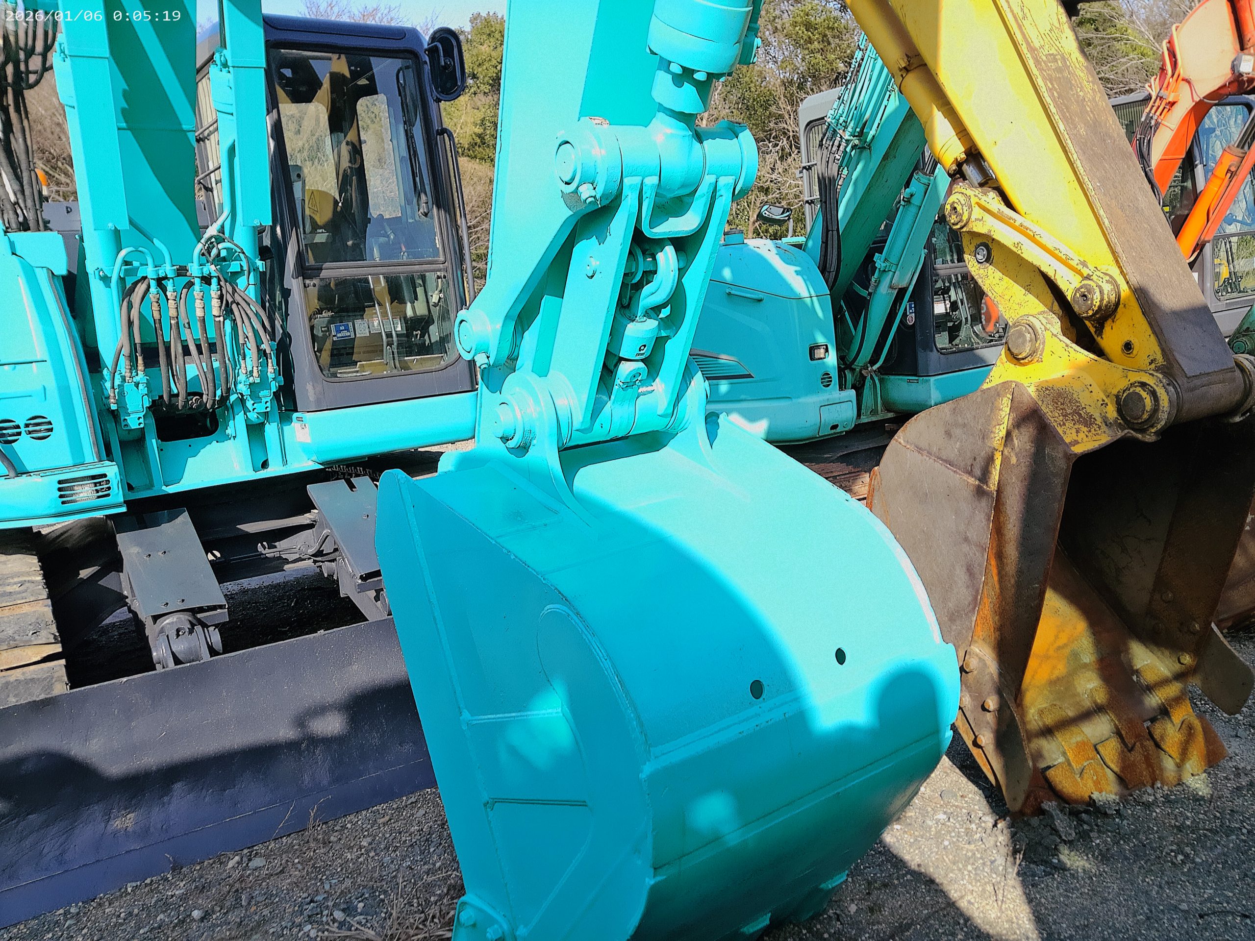 SK130UR-3（クレーン仕様、マルチ、3,220時間）