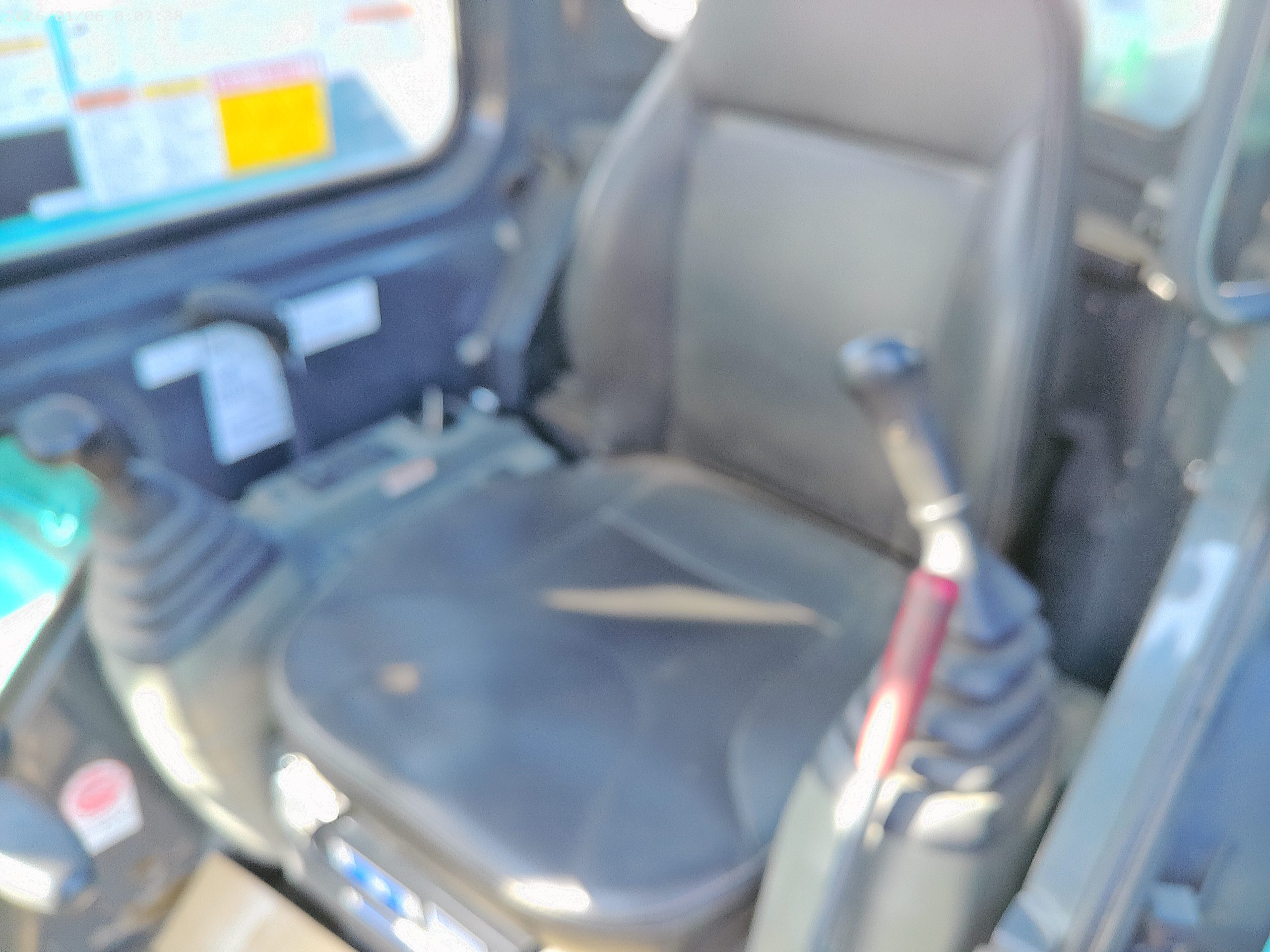 SK130UR-3（クレーン仕様、マルチ、3,220時間）